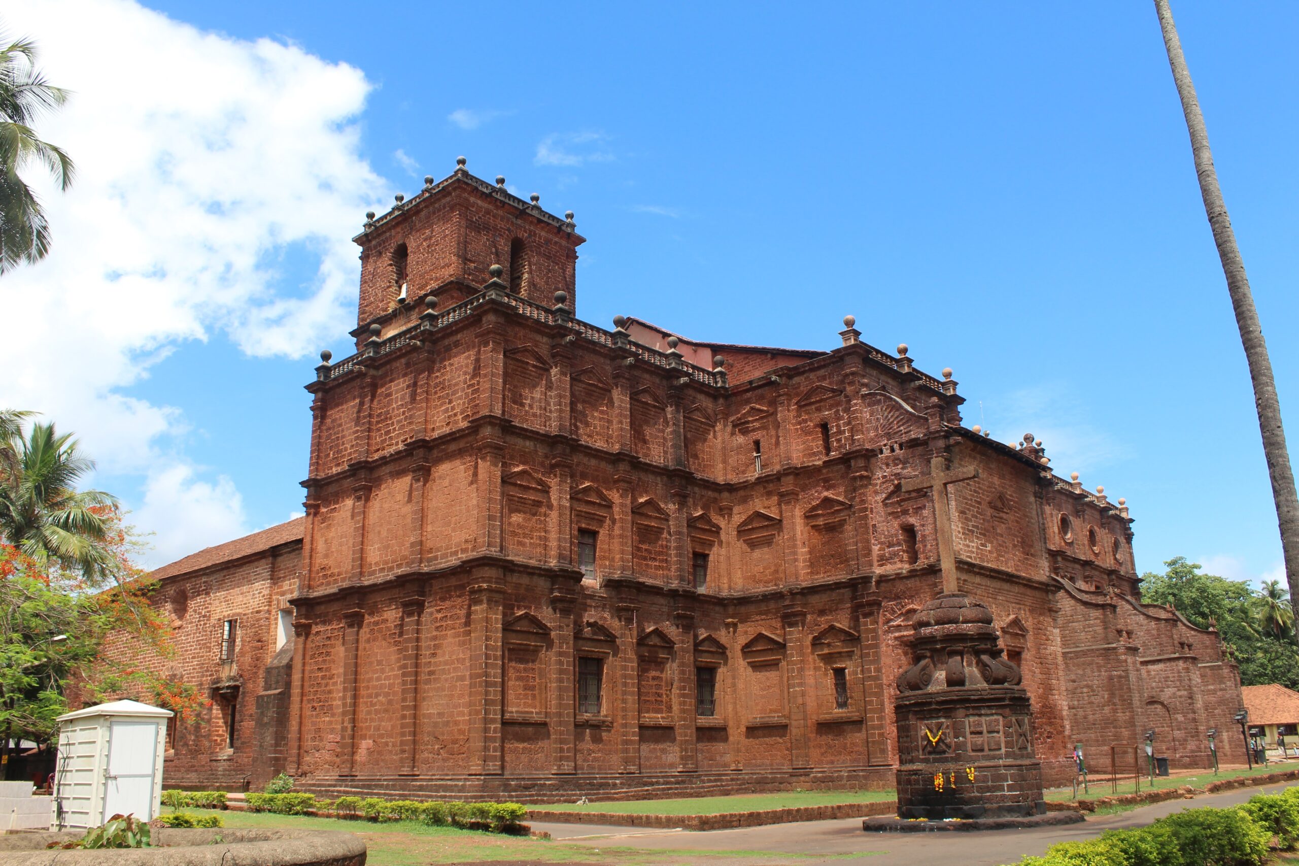 Goa Tour Package: A Journey Through Beaches, Churches, and Nightlife