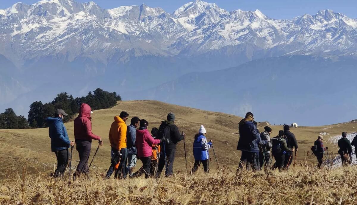 How much does Dayara Bugyal Trek cost?