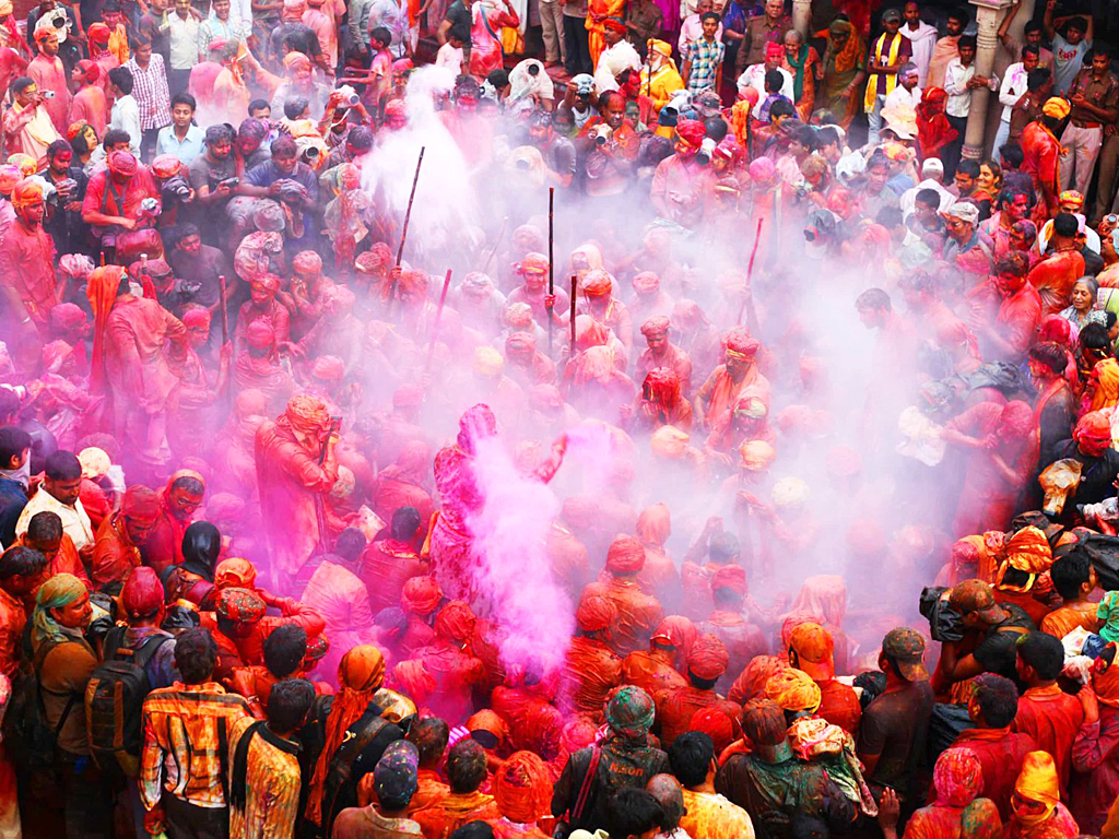 Celebrate Holi Like Never Before: Pushkar Tour Packages for a Unique Experience